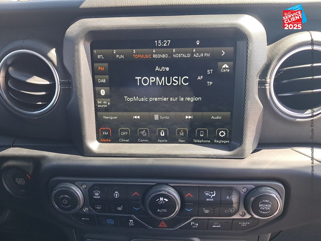 Véhicule d'occasion JEEP WRANGLER UNLIMITED 2.0 T 380CH 4XE OVERLAND COMMAND-TRAC MY23 TOUVRANT SIEGES CHAUF/CUIR GPS chez Hyundai Chalons