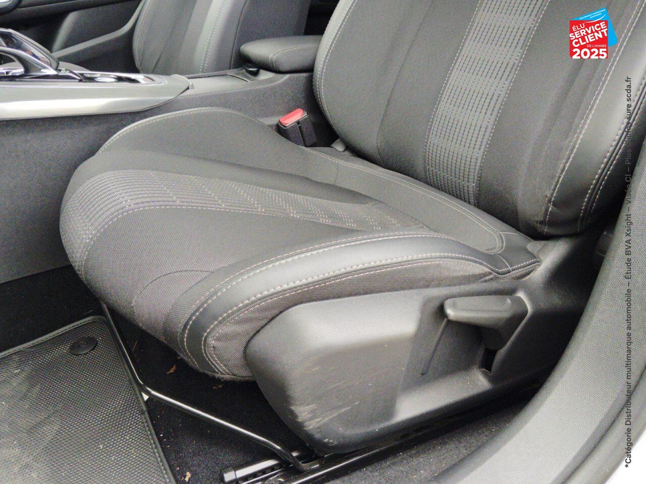 Véhicule d'occasion PEUGEOT 308 1.2 PURETECH 130CH E6.C SS ALLURE BUSINESS EAT8 chez Renault Saint-Louis