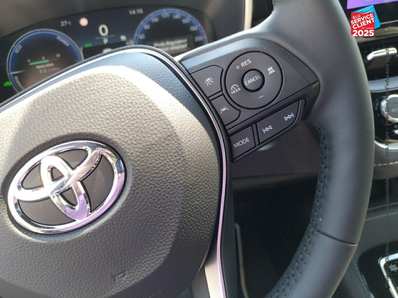 Véhicule d'occasion TOYOTA COROLLA 1.8 140CH DESIGN MY23 chez Toyota Thionville