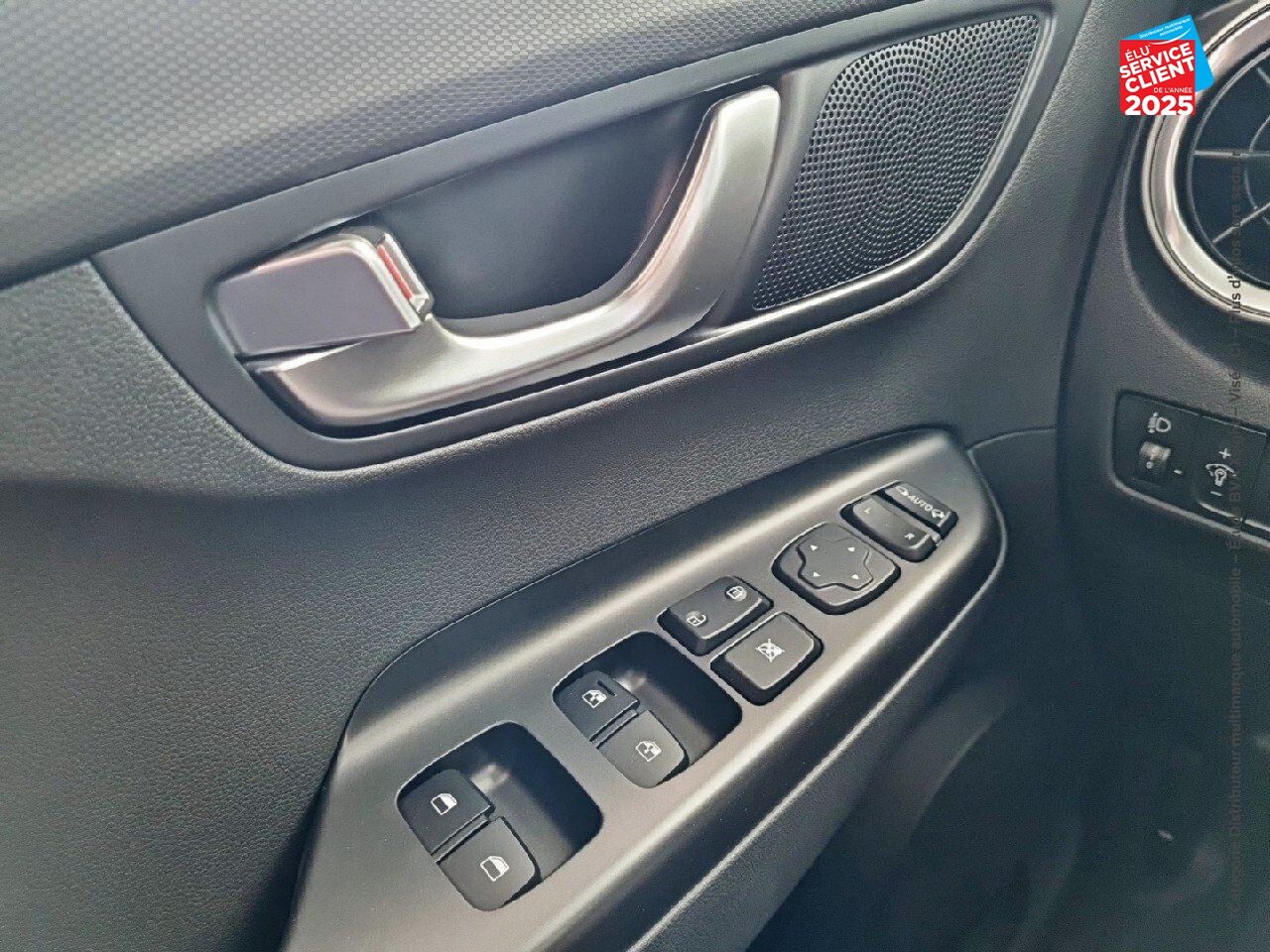 Véhicule d'occasion HYUNDAI KONA ELECTRIC 39KWH - 136CH CREATIVE chez Hyundai Epernay