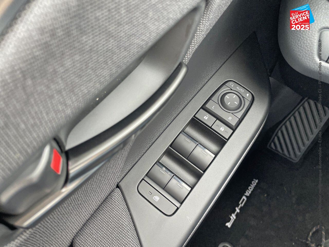 Véhicule d'occasion TOYOTA C-HR 1.8 140CH DESIGN chez Toyota Sarreguemines