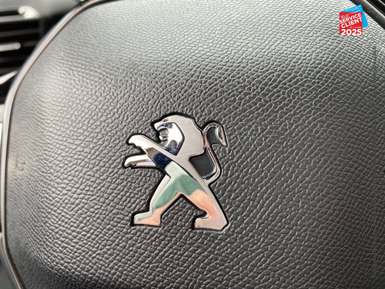 Véhicule d'occasion PEUGEOT 208 E-136CH GT chez Hyundai Epernay