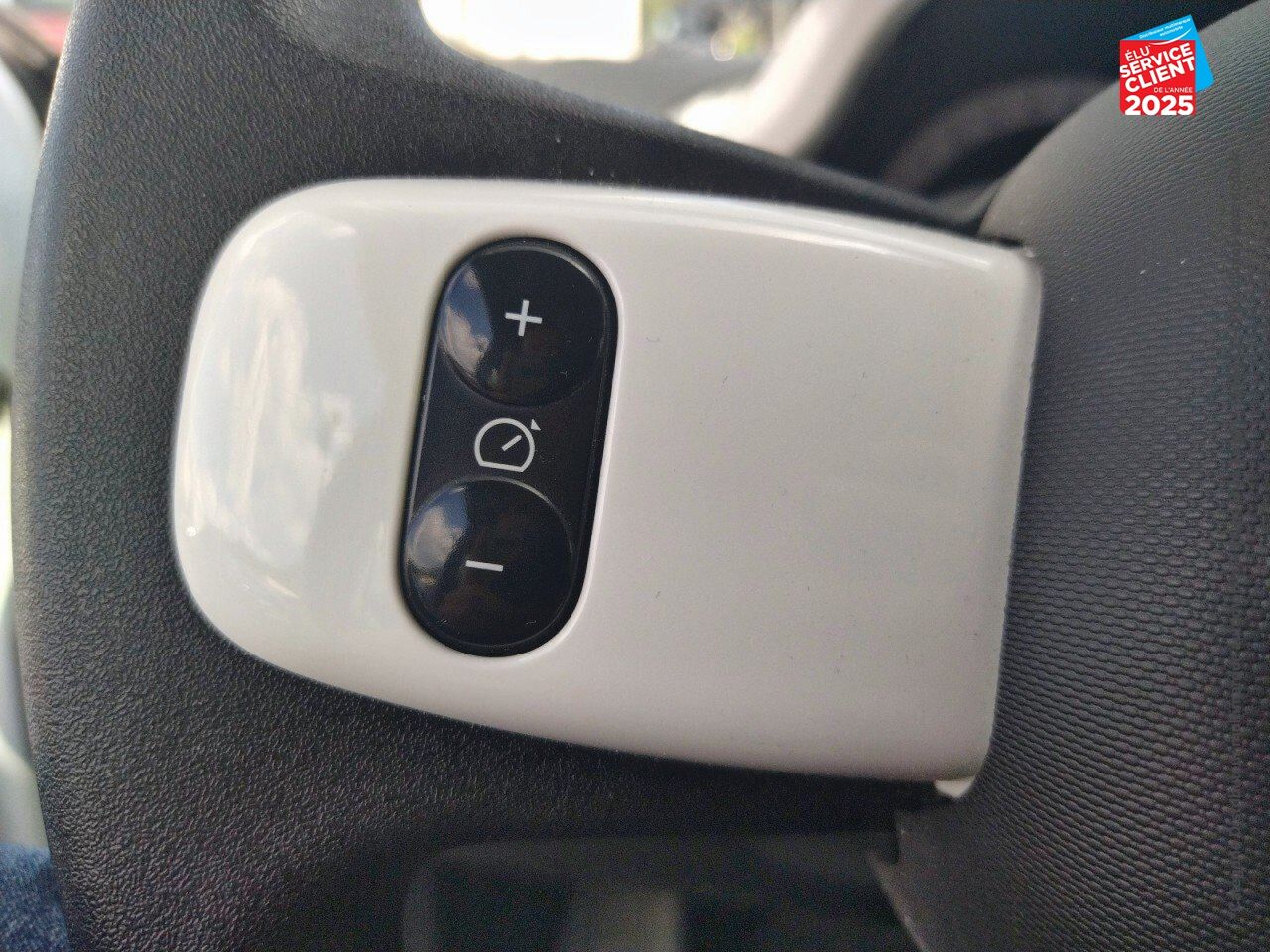 Véhicule d'occasion RENAULT TWINGO E-TECH ELECTRIC ZEN R80 ACHAT INTEGRAL - 21 chez Renault Colmar