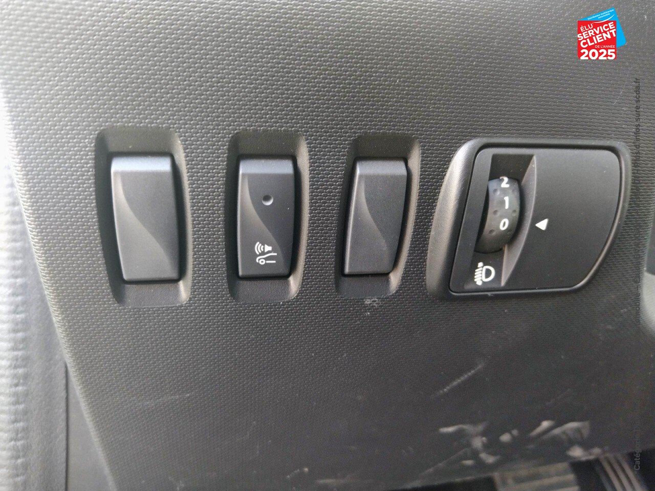 Véhicule d'occasion RENAULT TWINGO E-TECH ELECTRIC ZEN R80 ACHAT INTEGRAL - 21 chez Renault Colmar