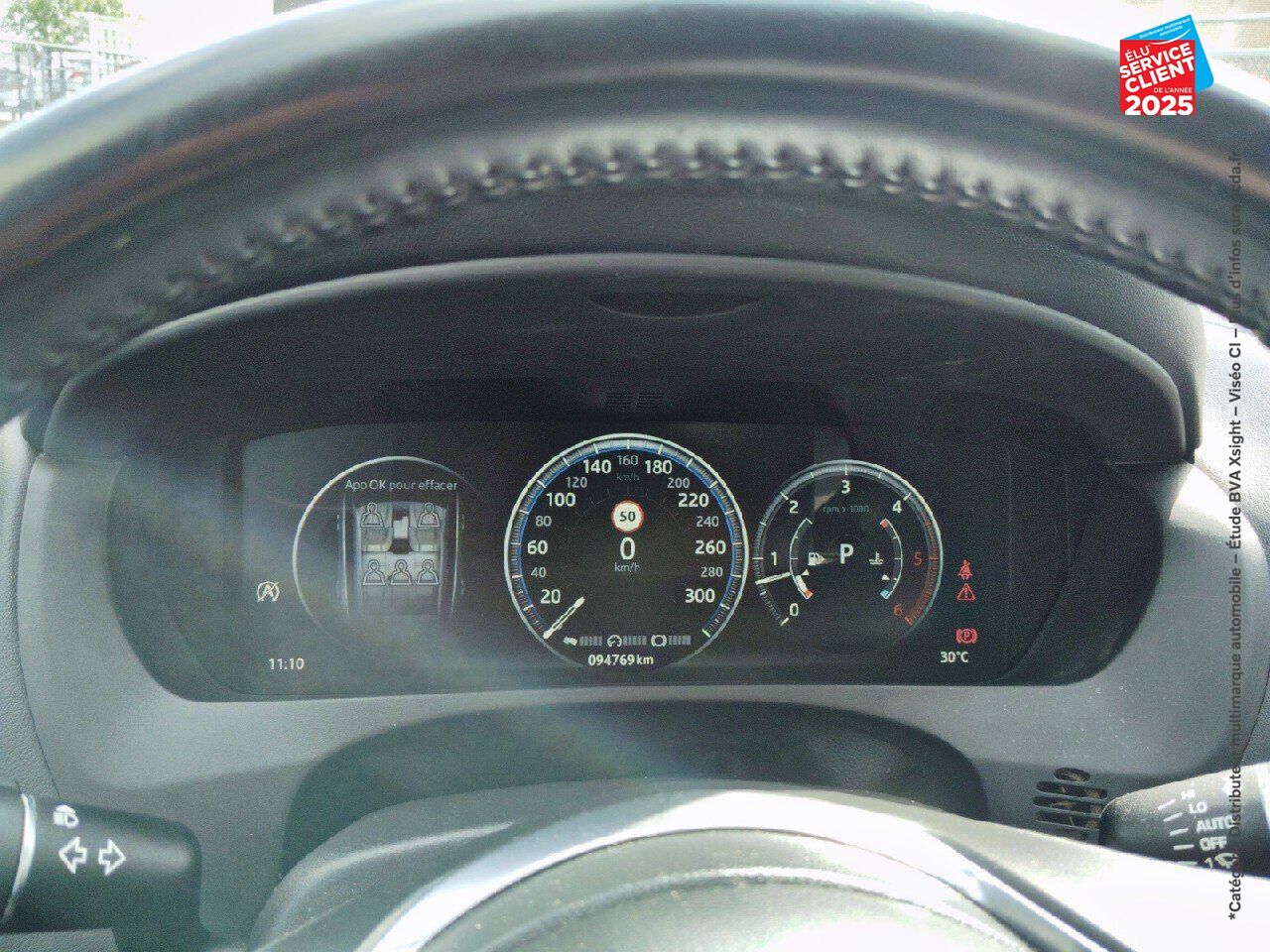 Véhicule d'occasion JAGUAR F-PACE V6 3.0D 300CH R-SPORT 4X4 BVA8 chez MINI Lons-Le-Saunier