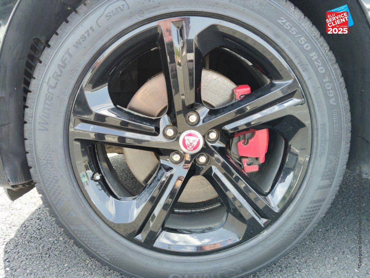 Véhicule d'occasion JAGUAR F-PACE V6 3.0D 300CH R-SPORT 4X4 BVA8 chez MINI Lons-Le-Saunier