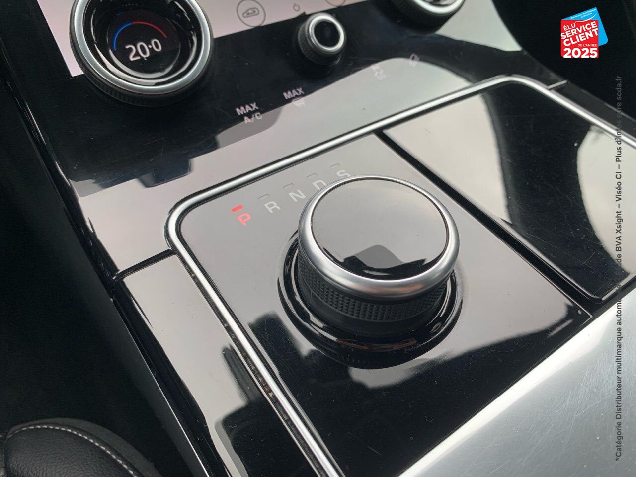 Véhicule d'occasion LAND-ROVER RANGE ROVER VELAR 2.0D 180CH R-DYNAMIC S AWD BVA chez Renault Saint-Louis