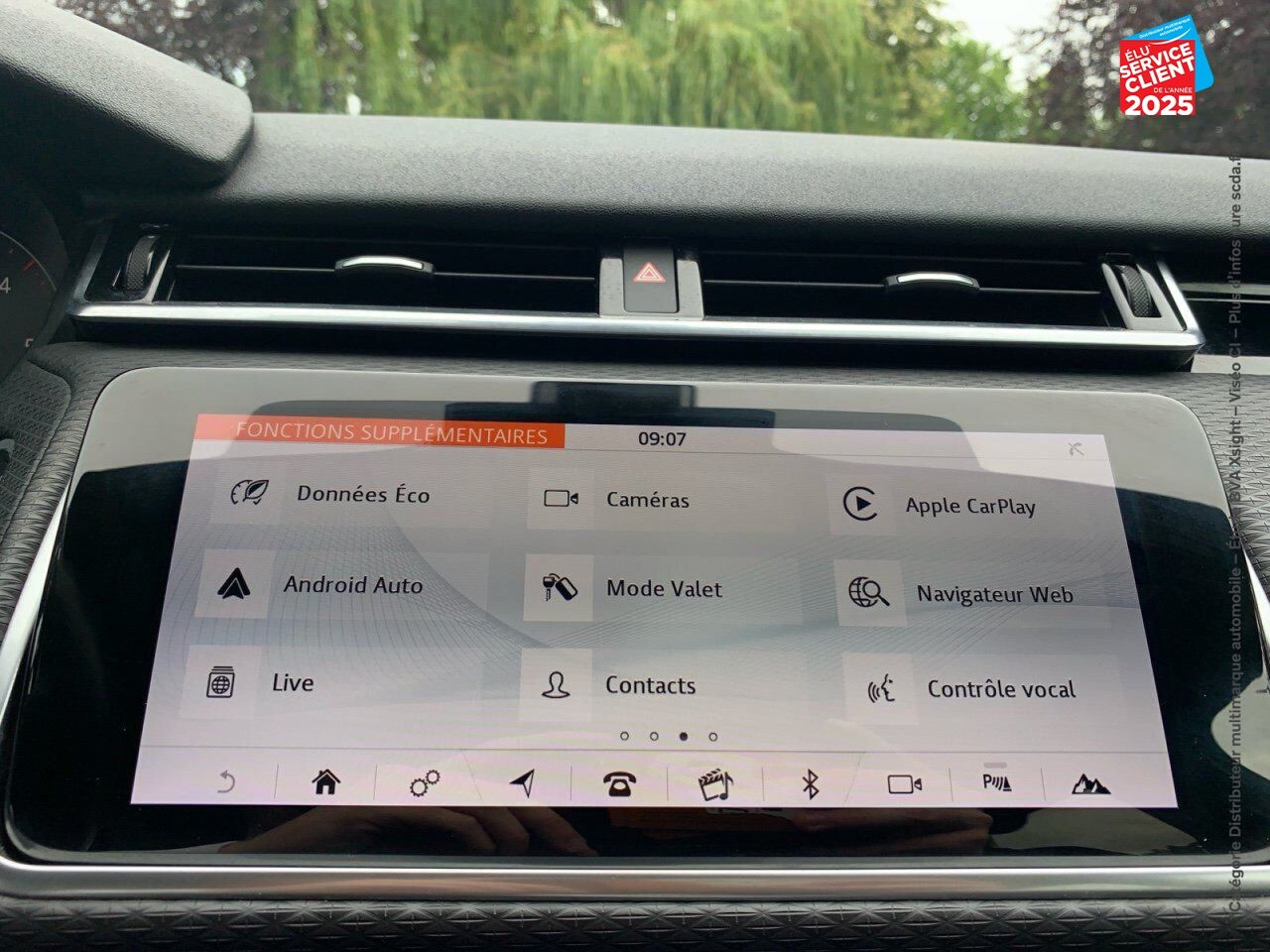 Véhicule d'occasion LAND-ROVER RANGE ROVER VELAR 2.0D 180CH R-DYNAMIC S AWD BVA chez Renault Saint-Louis