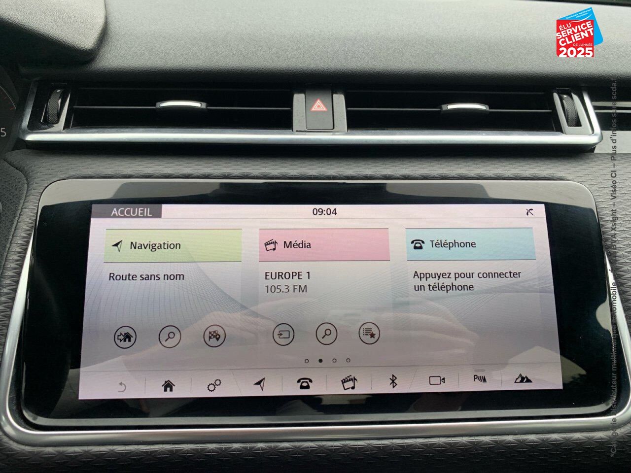 Véhicule d'occasion LAND-ROVER RANGE ROVER VELAR 2.0D 180CH R-DYNAMIC S AWD BVA chez Renault Saint-Louis