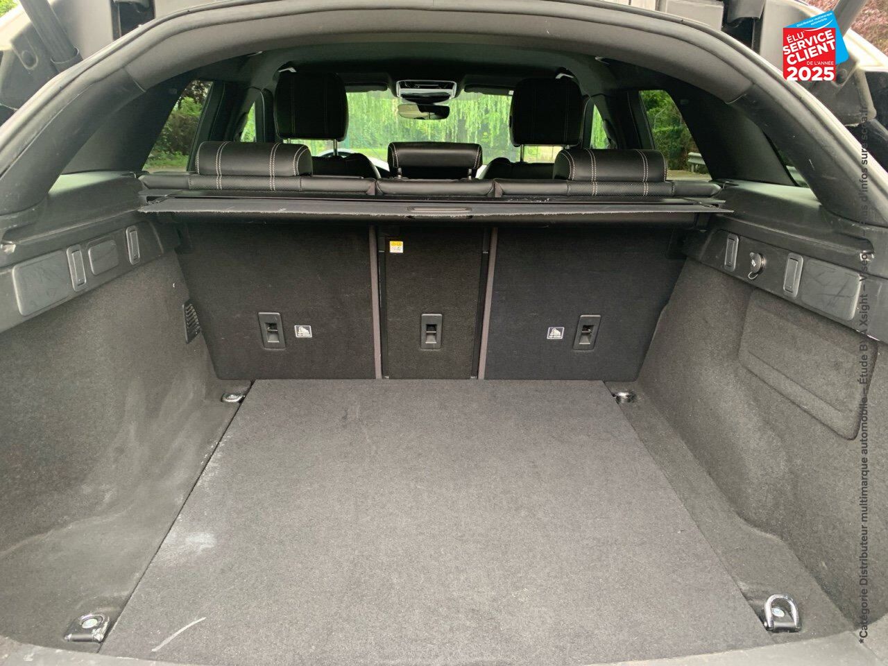 Véhicule d'occasion LAND-ROVER RANGE ROVER VELAR 2.0D 180CH R-DYNAMIC S AWD BVA chez Renault Saint-Louis