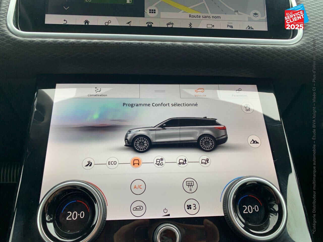 Véhicule d'occasion LAND-ROVER RANGE ROVER VELAR 2.0D 180CH R-DYNAMIC S AWD BVA chez Renault Saint-Louis