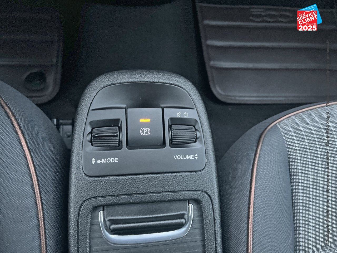 Véhicule d'occasion FIAT 500 E 118CH ICONE GPS chez HESS Automobile