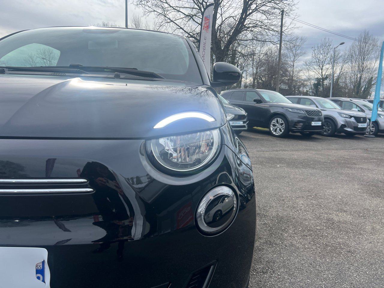 Véhicule d'occasion FIAT 500 E 118CH ICONE GPS chez HESS Automobile