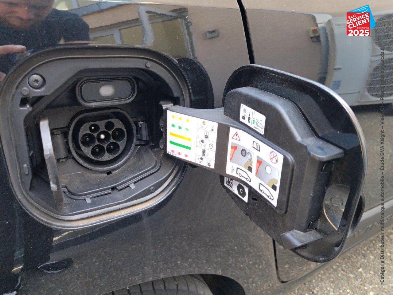 Véhicule d'occasion RENAULT TWINGO E-TECH ELECTRIC ZEN R80 ACHAT INTEGRAL - 21 chez Renault Colmar