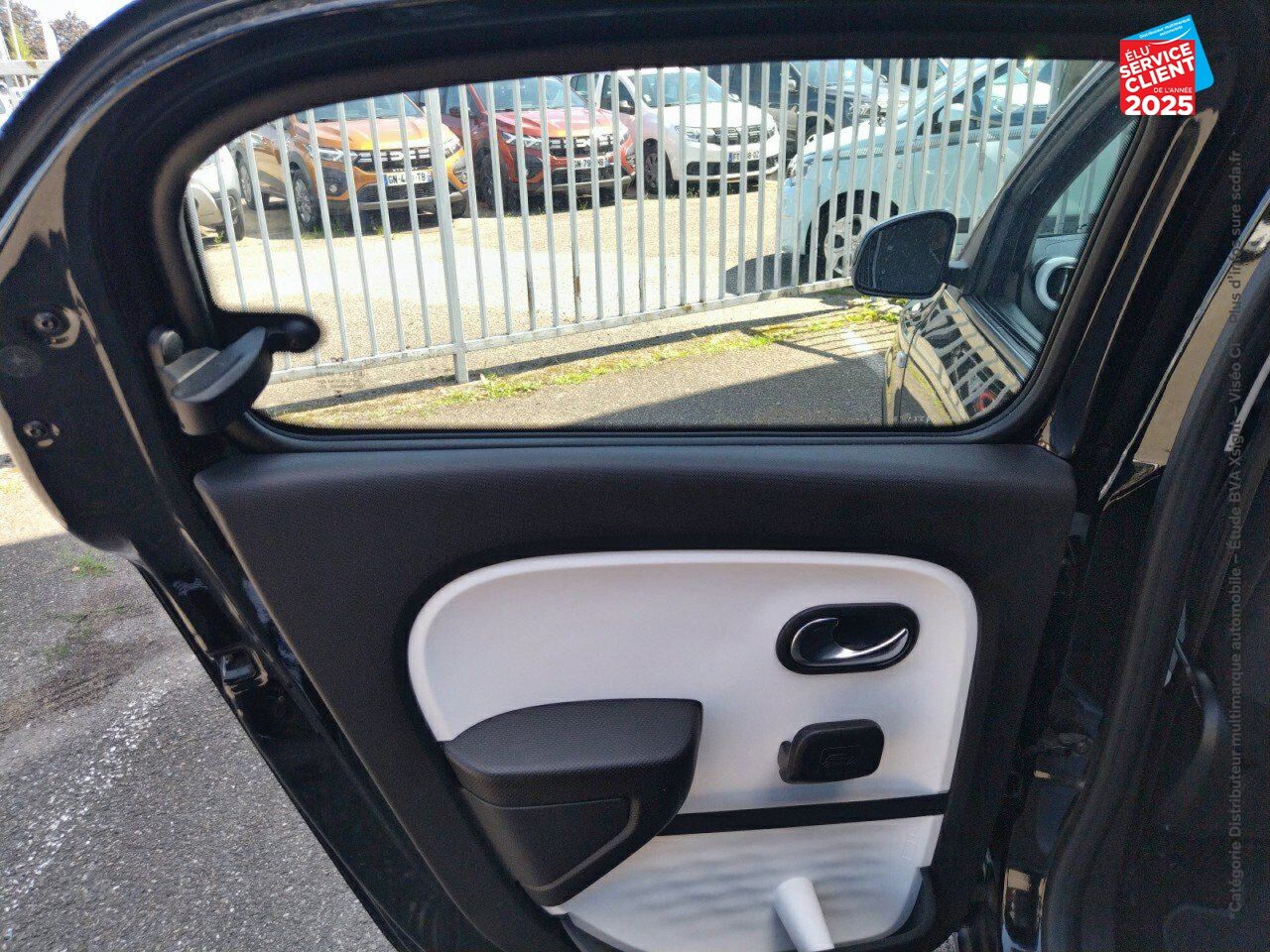 Véhicule d'occasion RENAULT TWINGO E-TECH ELECTRIC ZEN R80 ACHAT INTEGRAL - 21 chez Renault Colmar