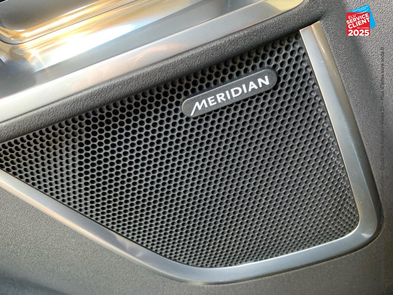 Véhicule d'occasion JAGUAR E-PACE P300E PHEV 309CH R-DYNAMIC SE chez Renault Saint-Louis