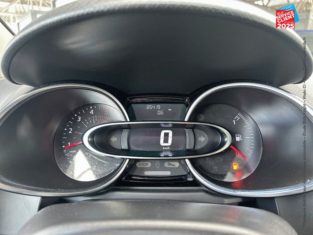 Véhicule d'occasion RENAULT CLIO STE 1.5 DCI 75CH ENERGY AIR MEDIANAV E6C chez Hyundai Epernay