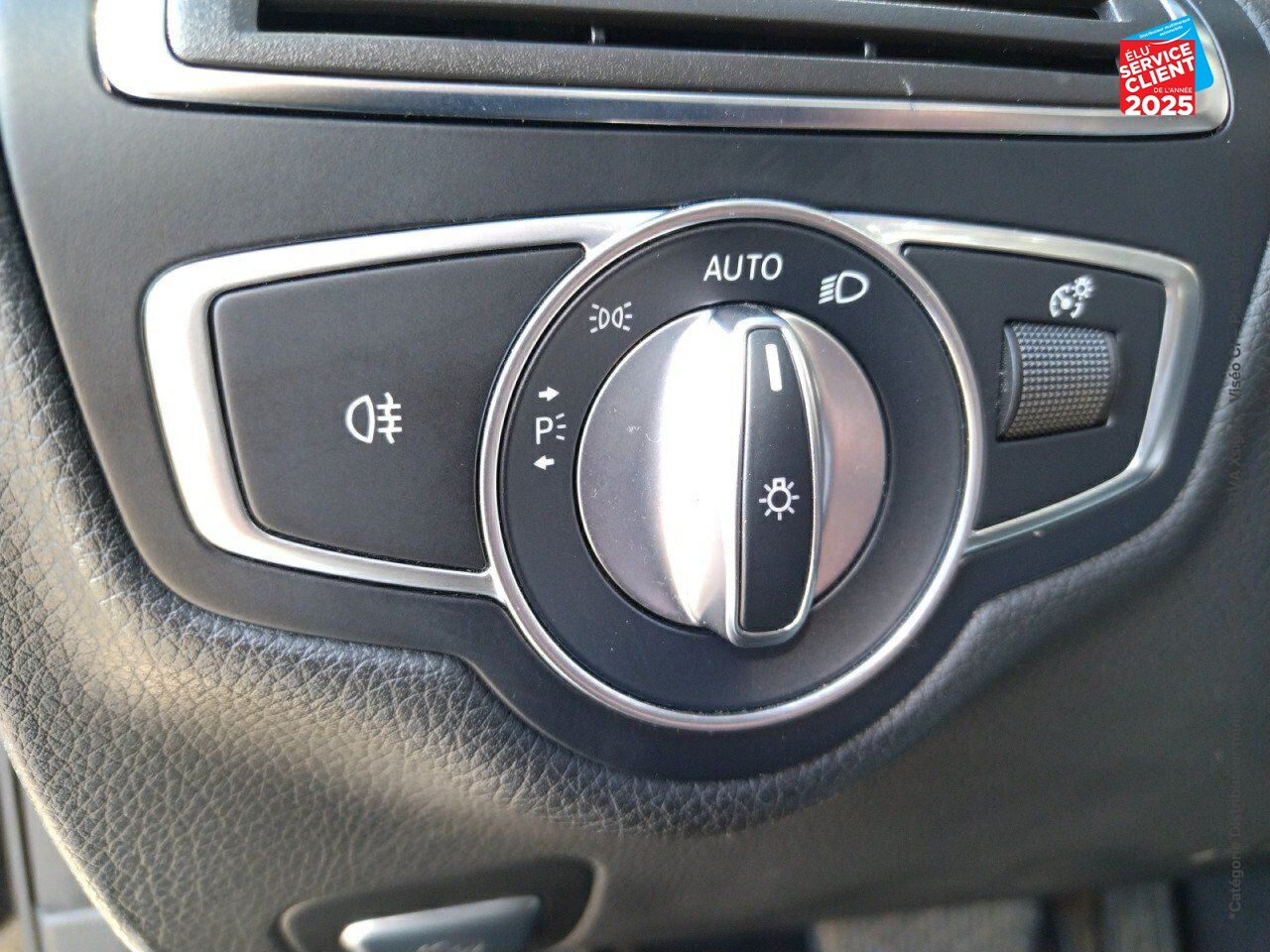 Véhicule d'occasion MERCEDES-BENZ CLASSE C 220 D EXECUTIVE 9G-TRONIC chez Renault Saint-Louis