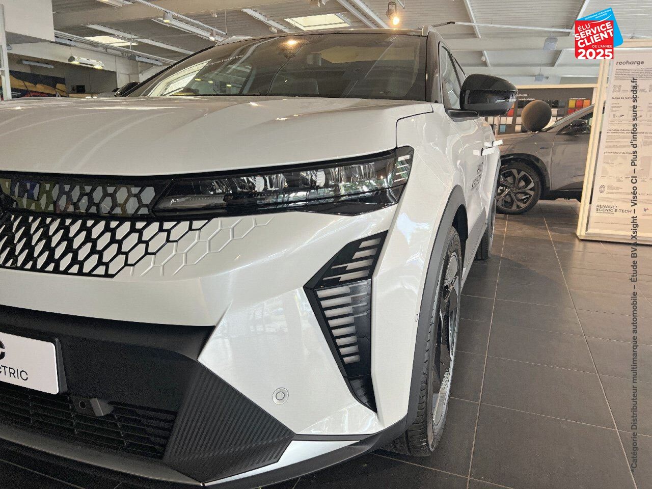 Véhicule d'occasion RENAULT SCENIC E-TECH ELECTRIC 220CH TECHNO ESPRIT ICONIC GRANDE AUTONOMIE chez Renault Strasbourg