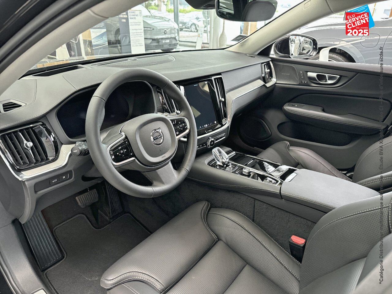 Véhicule d'occasion VOLVO V60 T6 AWD 253+145CH ULTIMATE STYLE CHROME GEARTRONIC 8 chez Toyota Sarreguemines