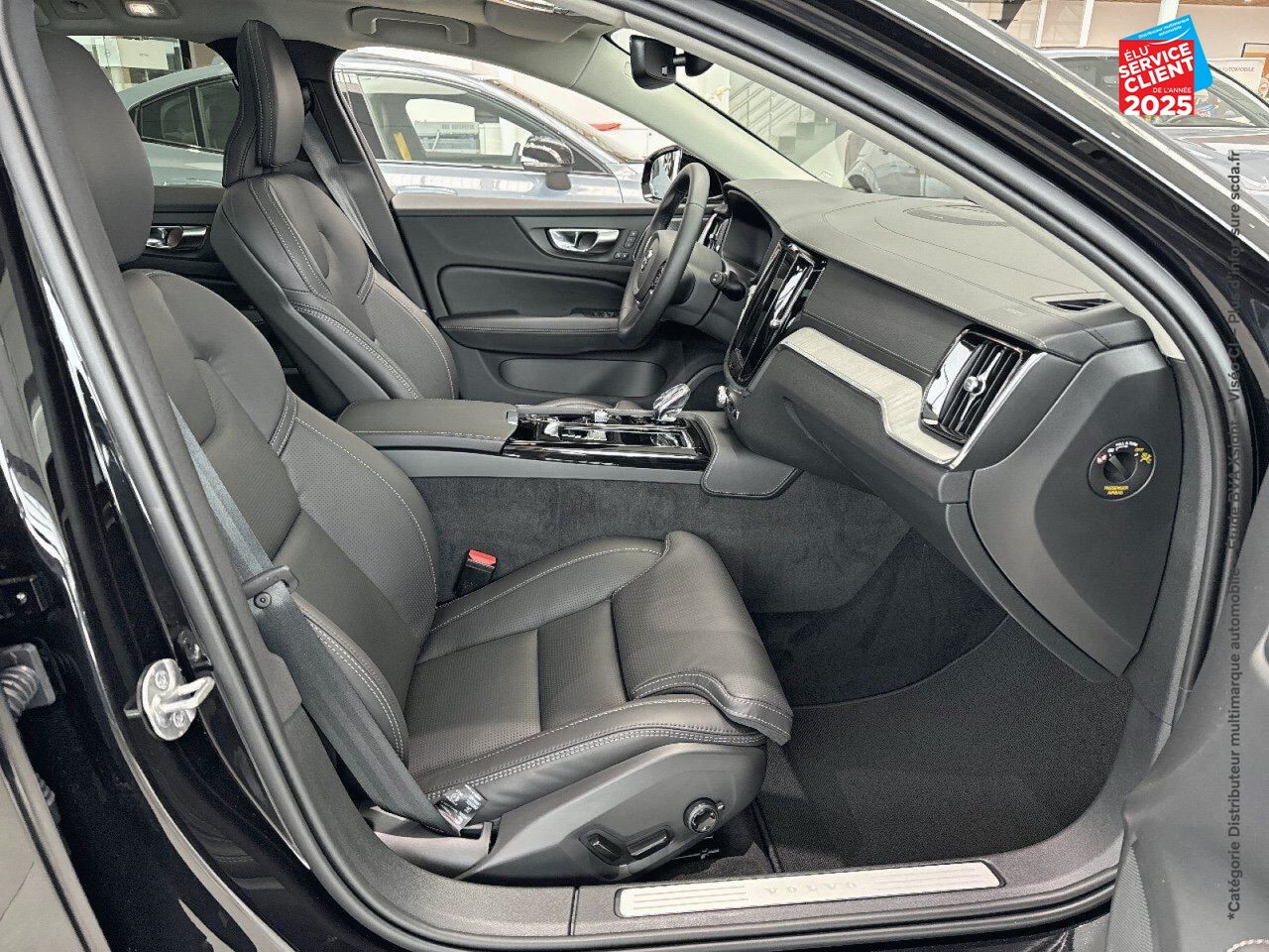 Véhicule d'occasion VOLVO V60 T6 AWD 253+145CH ULTIMATE STYLE CHROME GEARTRONIC 8 chez Toyota Sarreguemines