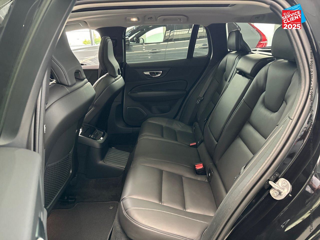 Véhicule d'occasion VOLVO V60 T6 AWD 253+145CH ULTIMATE STYLE CHROME GEARTRONIC 8 chez Toyota Sarreguemines