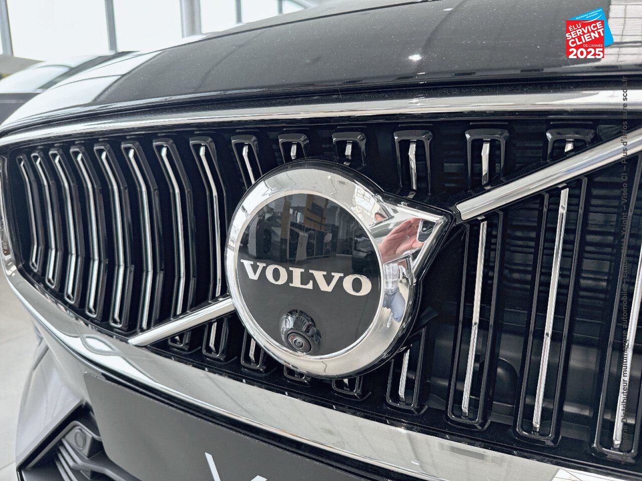 Véhicule d'occasion VOLVO V60 T6 AWD 253+145CH ULTIMATE STYLE CHROME GEARTRONIC 8 chez Toyota Sarreguemines