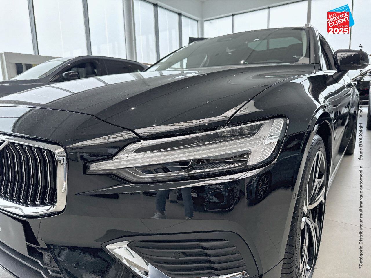 Véhicule d'occasion VOLVO V60 T6 AWD 253+145CH ULTIMATE STYLE CHROME GEARTRONIC 8 chez Toyota Sarreguemines