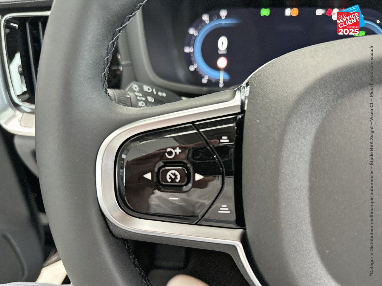Véhicule d'occasion VOLVO V60 T6 AWD 253+145CH ULTIMATE STYLE CHROME GEARTRONIC 8 chez Toyota Sarreguemines