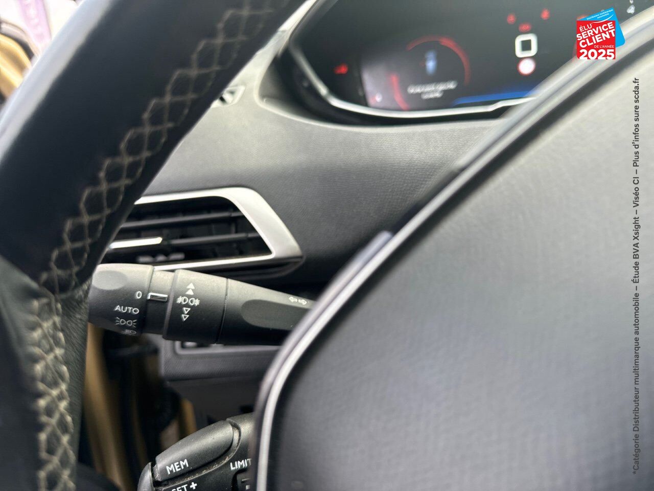 Véhicule d'occasion PEUGEOT 3008 1.2 PURETECH 130CH ALLURE SS chez Renault Colmar