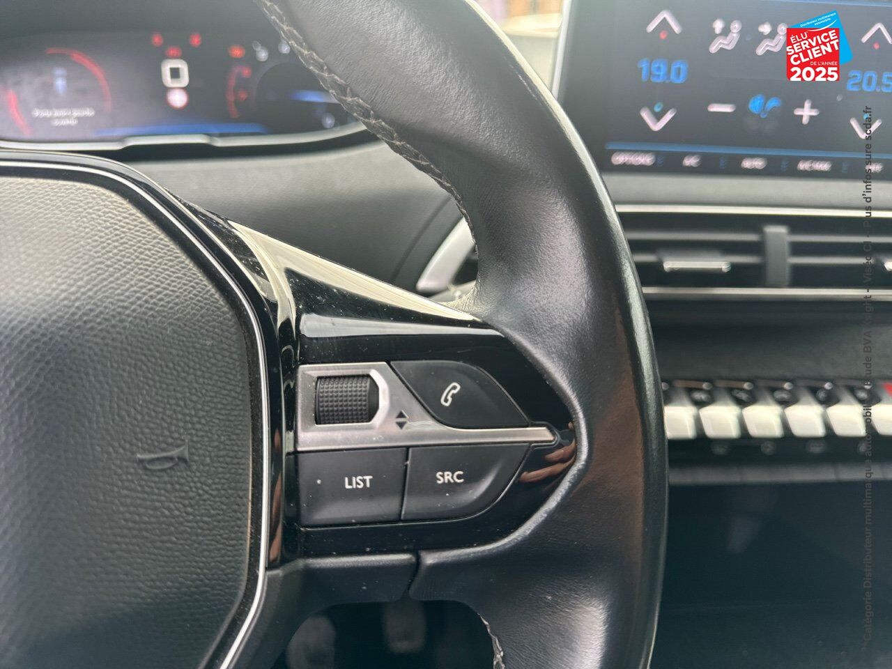 Véhicule d'occasion PEUGEOT 3008 1.2 PURETECH 130CH ALLURE SS chez Renault Colmar