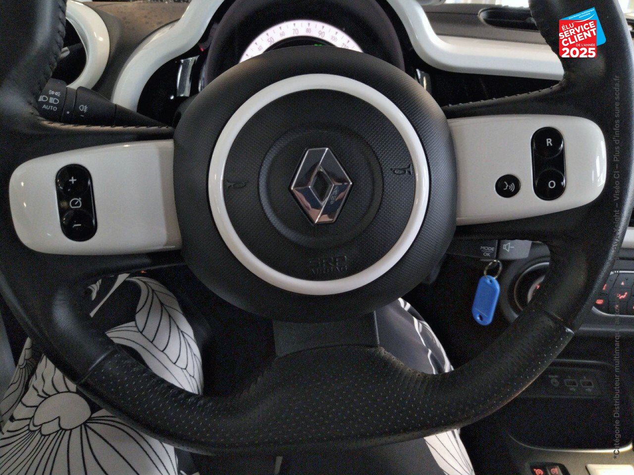 Véhicule d'occasion RENAULT TWINGO E-TECH ELECTRIC VIBES R80 ACHAT INTEGRAL - 21 chez Renault Colmar