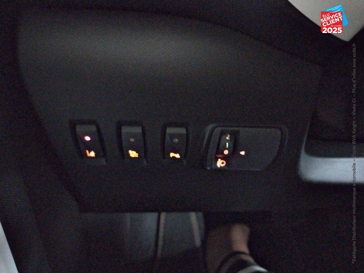 Véhicule d'occasion RENAULT TWINGO E-TECH ELECTRIC VIBES R80 ACHAT INTEGRAL - 21 chez Renault Colmar