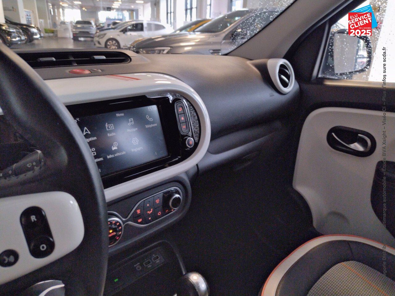 Véhicule d'occasion RENAULT TWINGO E-TECH ELECTRIC VIBES R80 ACHAT INTEGRAL - 21 chez Renault Colmar