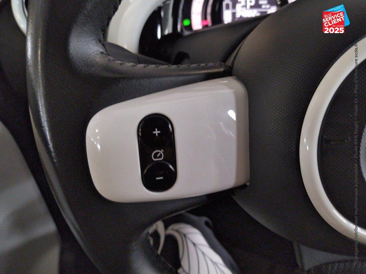 Véhicule d'occasion RENAULT TWINGO E-TECH ELECTRIC VIBES R80 ACHAT INTEGRAL - 21 chez Renault Colmar