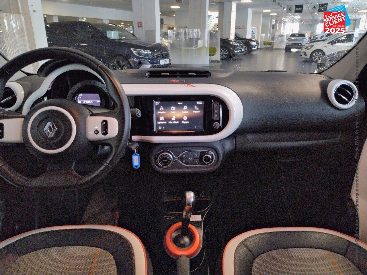 Véhicule d'occasion RENAULT TWINGO E-TECH ELECTRIC VIBES R80 ACHAT INTEGRAL - 21 chez Renault Colmar