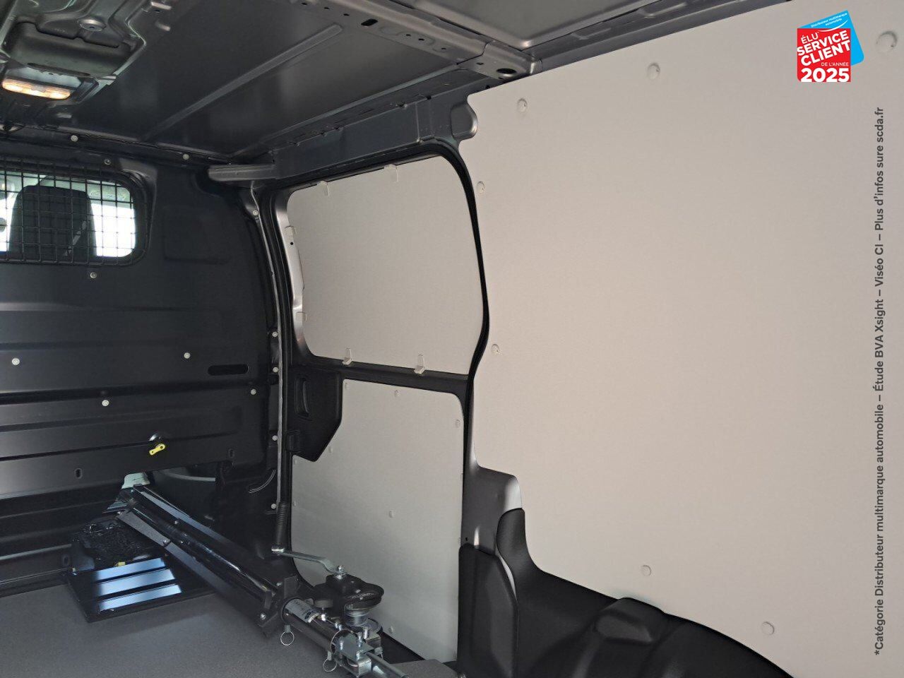 Véhicule d'occasion TOYOTA PROACE MEDIUM 75KWH START MC24 chez Renault Saint-Louis