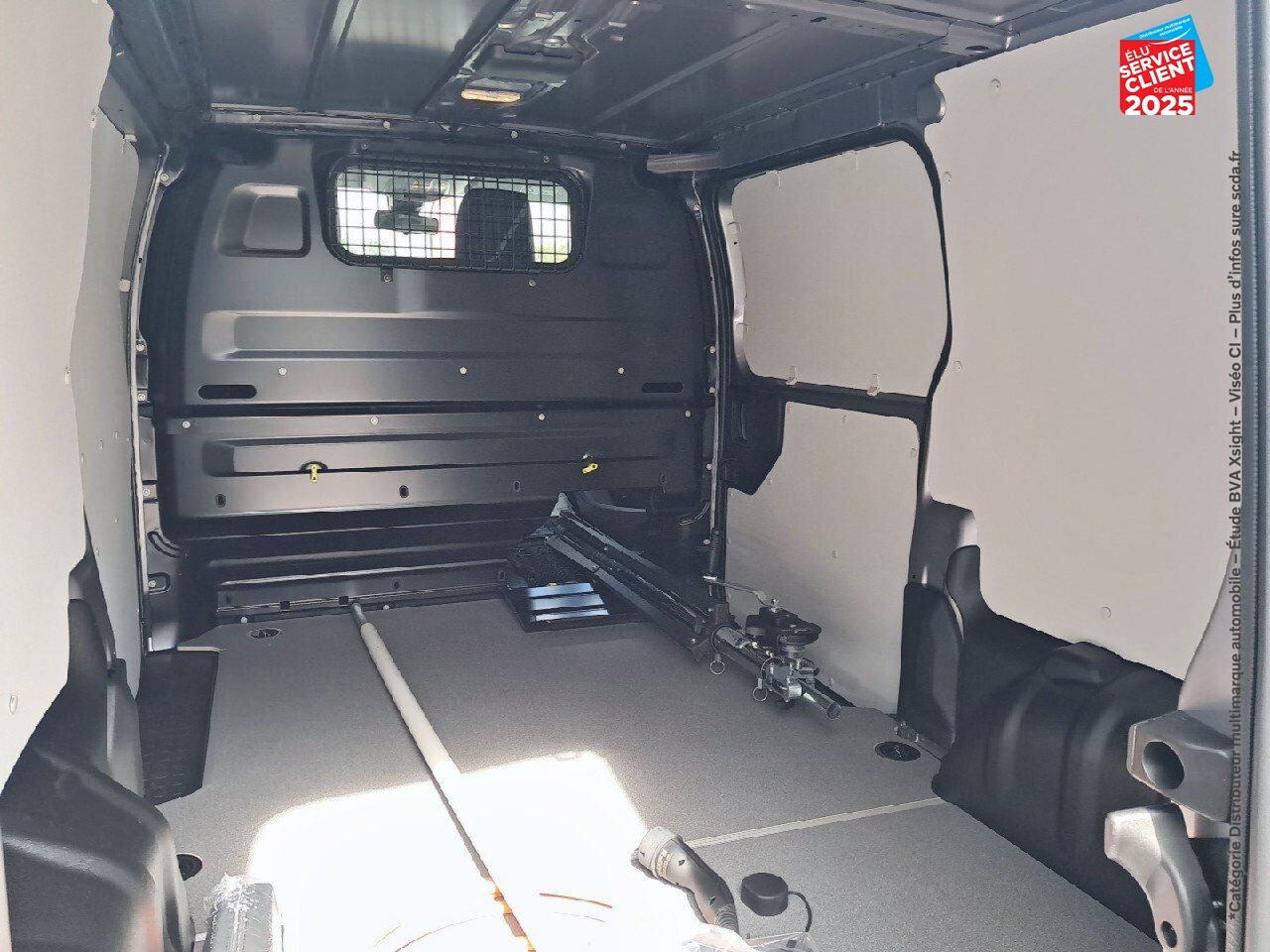 Véhicule d'occasion TOYOTA PROACE MEDIUM 75KWH START MC24 chez Renault Saint-Louis