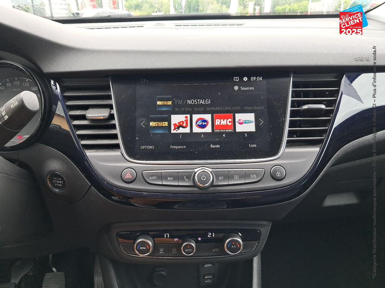 Véhicule d'occasion OPEL CROSSLAND X 1.2 TURBO 110CH DESIGN 120 ANS EURO 6D-T chez Toyota Saint Dizier