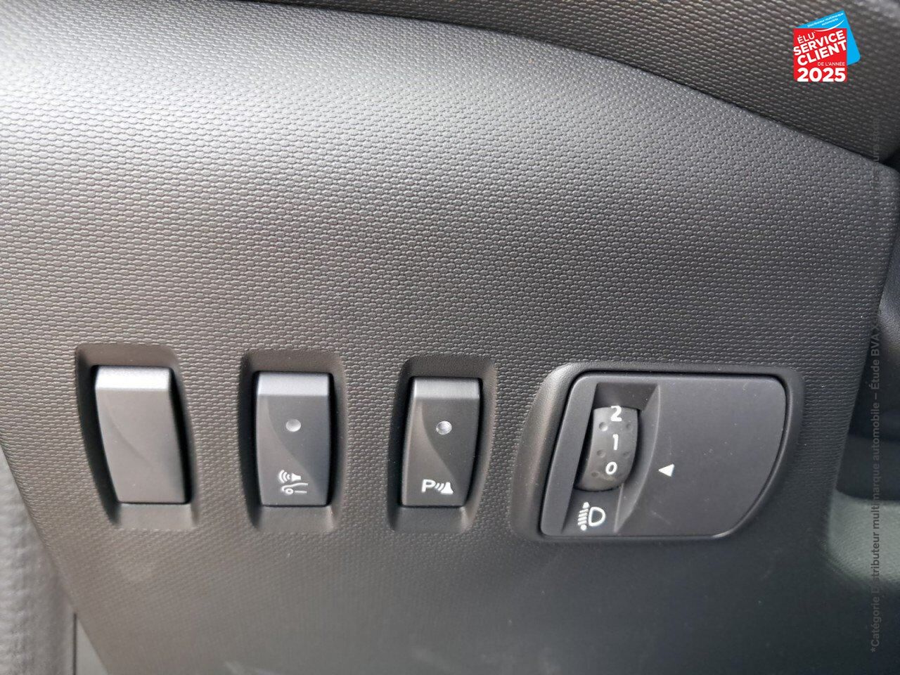 Véhicule d'occasion RENAULT TWINGO E-TECH ELECTRIC ZEN R80 ACHAT INTEGRAL - 21 chez Hyundai Chalons