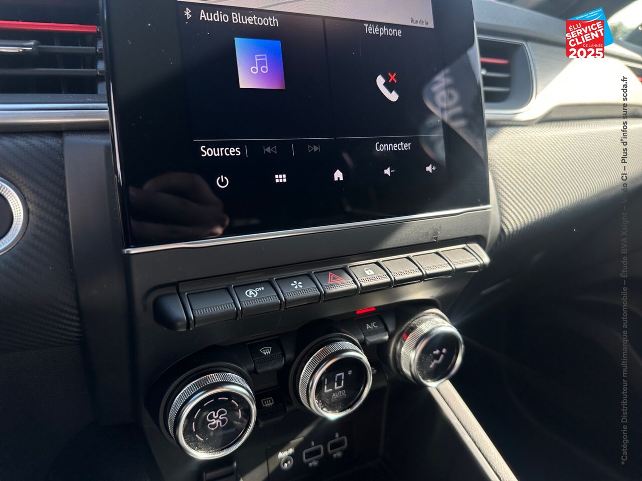 Véhicule d'occasion RENAULT CAPTUR 1.3 TCE MILD HYBRID 160CH RS LINE EDC chez Toyota Saint Dizier