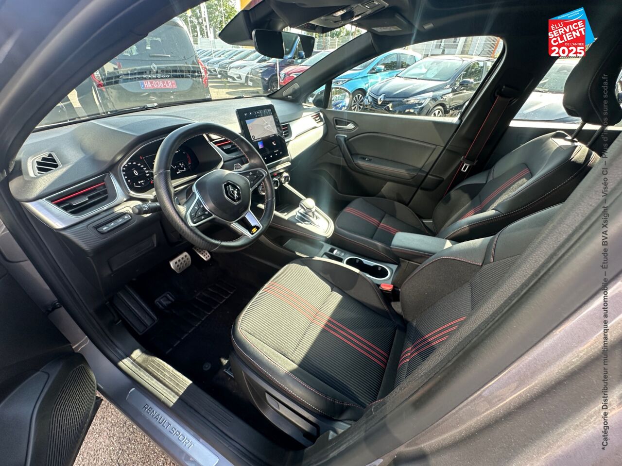 Véhicule d'occasion RENAULT CAPTUR 1.3 TCE MILD HYBRID 160CH RS LINE EDC chez Toyota Saint Dizier