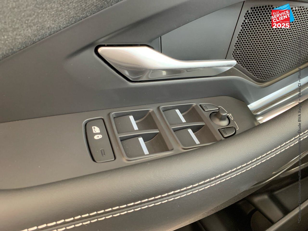 Véhicule d'occasion JAGUAR E-PACE P300E PHEV 309CH R-DYNAMIC HSE chez Renault Sélestat