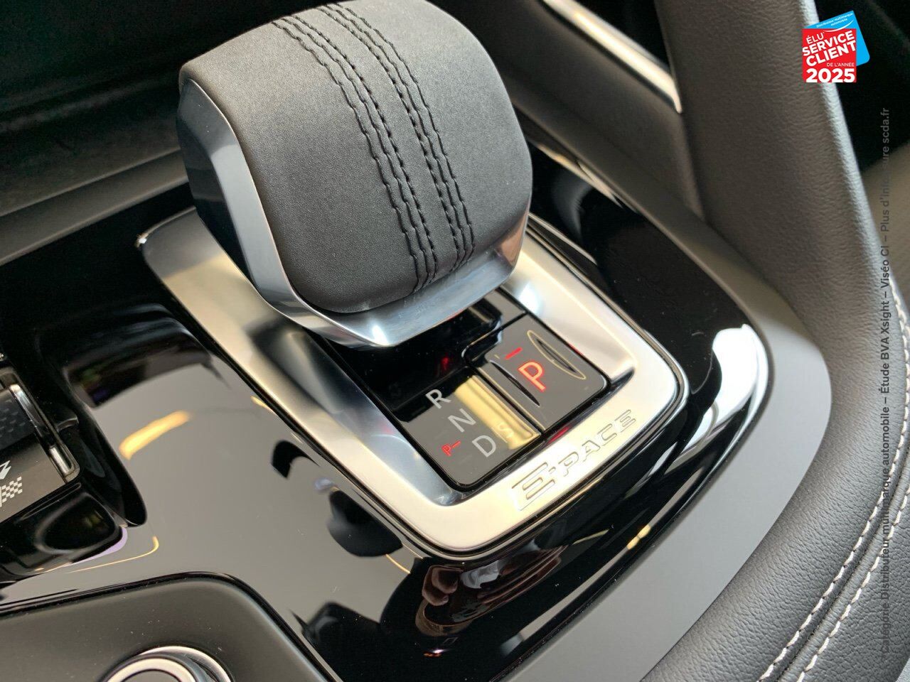 Véhicule d'occasion JAGUAR E-PACE P300E PHEV 309CH R-DYNAMIC HSE chez Renault Sélestat