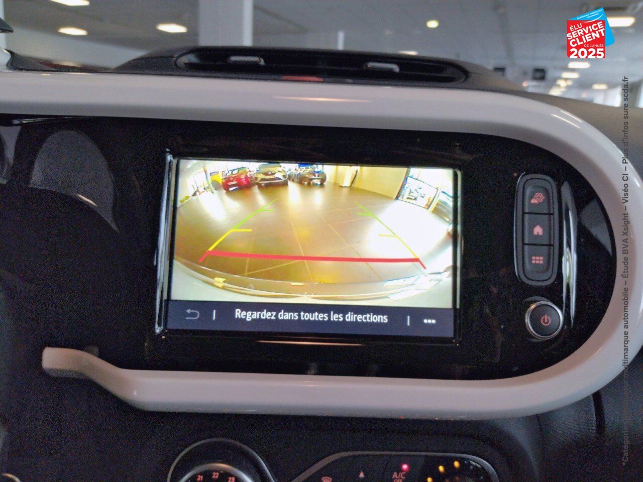 Véhicule d'occasion RENAULT TWINGO E-TECH ELECTRIC INTENS R80 ACHAT INTEGRAL - 21MY chez Toyota Bar le Duc