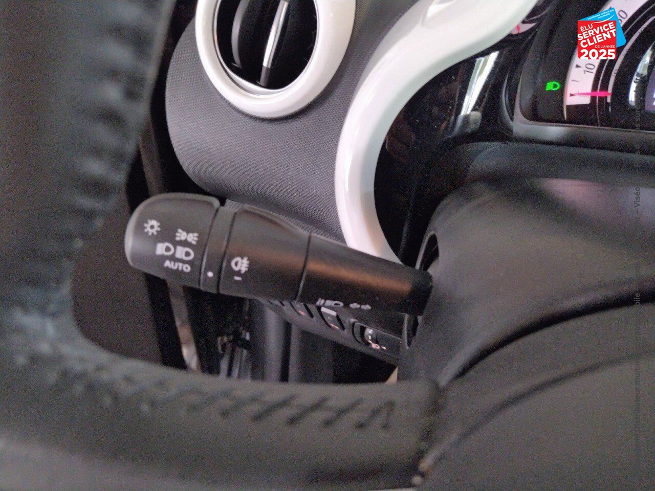 Véhicule d'occasion RENAULT TWINGO E-TECH ELECTRIC INTENS R80 ACHAT INTEGRAL - 21MY chez Toyota Bar le Duc