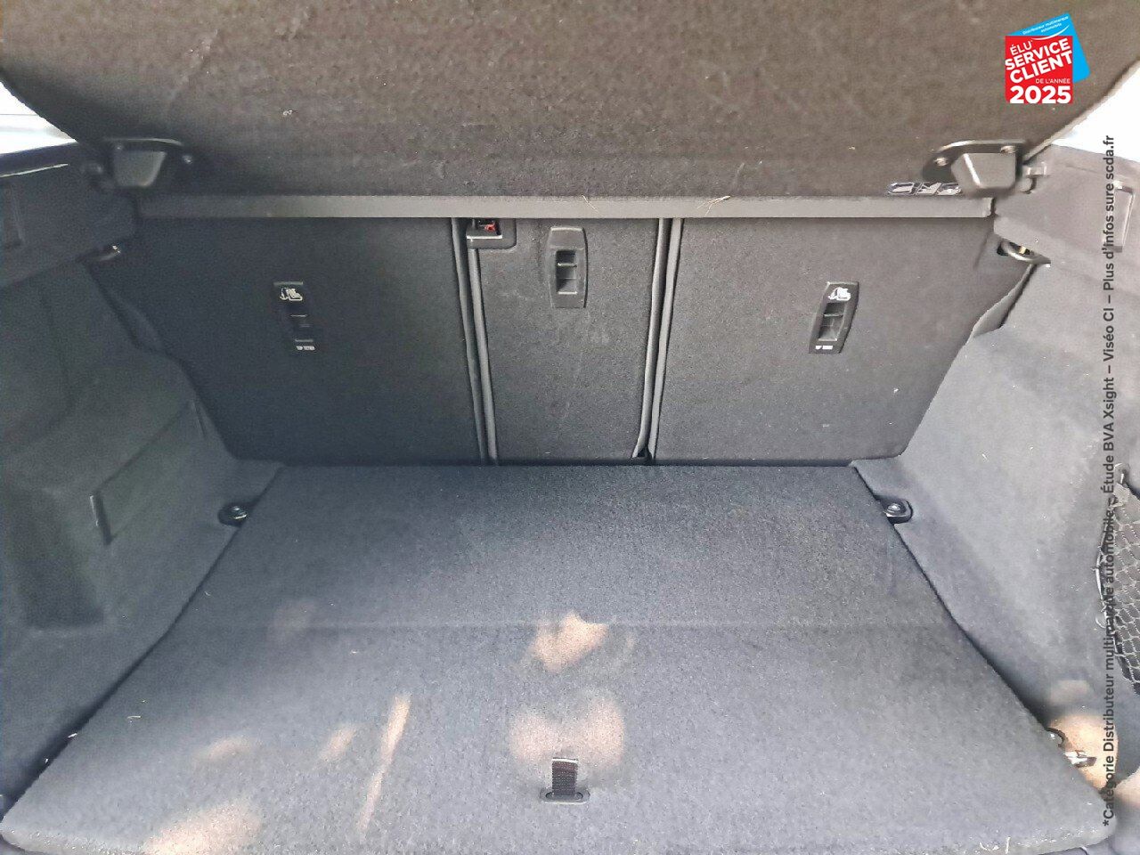 Véhicule d'occasion LAND-ROVER RANGE ROVER EVOQUE 2.0 P 200CH FLEX FUEL AWD BVA chez HESS Automobile