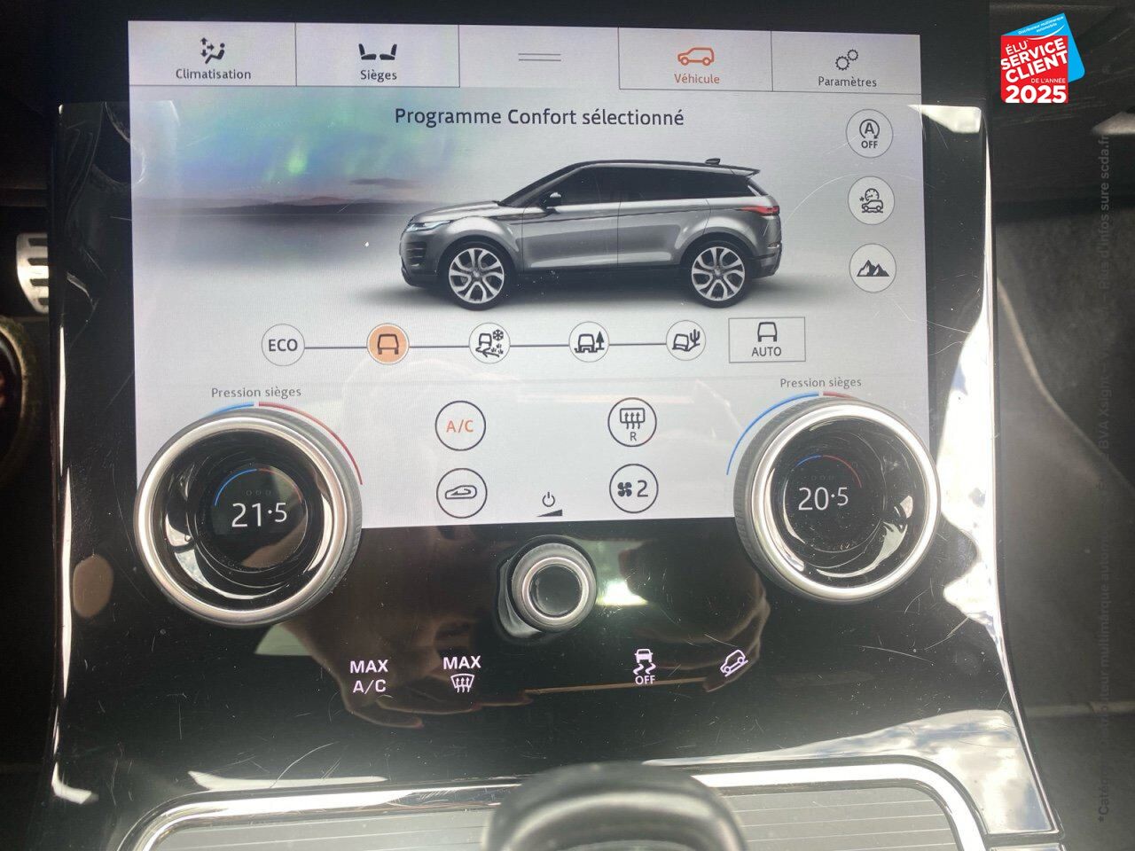 Véhicule d'occasion LAND-ROVER RANGE ROVER EVOQUE 2.0 D 180CH R-DYNAMIC AWD BVA chez HESS Automobile