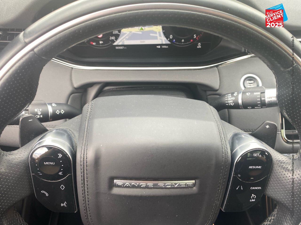 Véhicule d'occasion LAND-ROVER RANGE ROVER EVOQUE 2.0 D 180CH R-DYNAMIC AWD BVA chez HESS Automobile