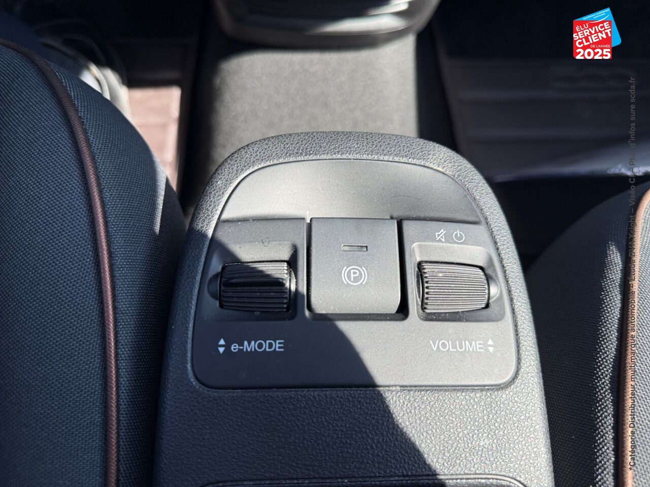 Véhicule d'occasion FIAT 500 E 118CH ICONE TPANO GPS CAMERA chez HESS Automobile